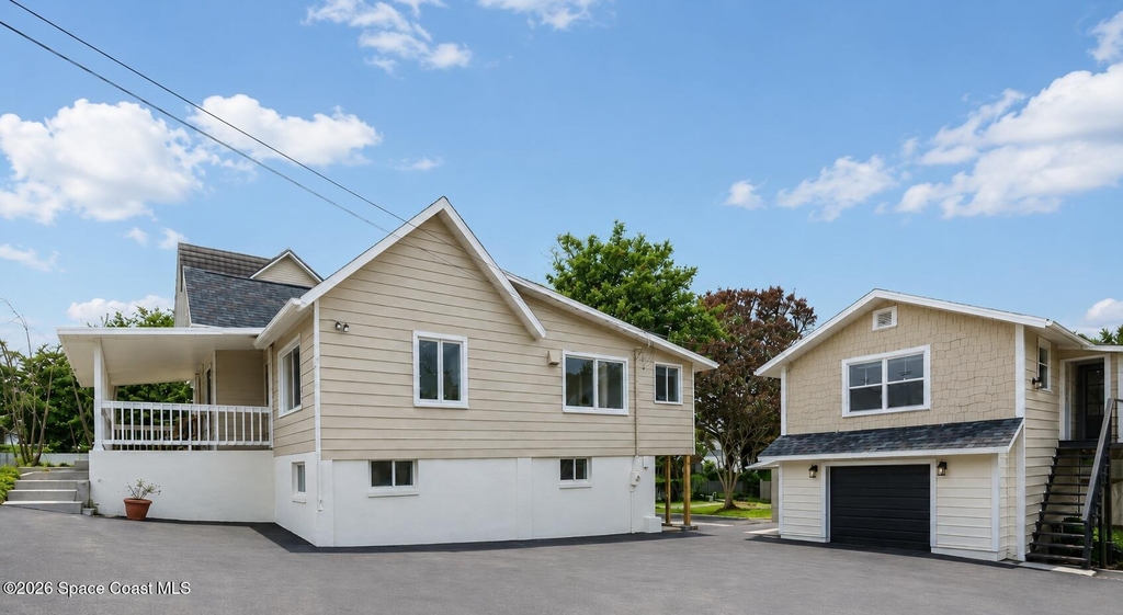 44 Barton Avenue - Photo 2