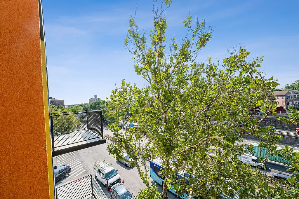 1847 Cross Bronx Expressway - Photo 8