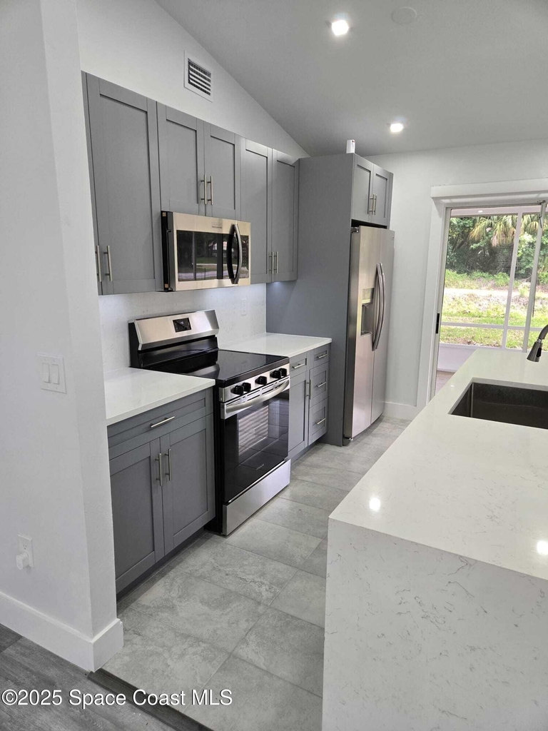 400 Koutnik Road Se - Photo 8