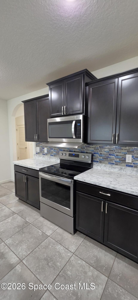 242 Guinevere Drive Sw - Photo 4
