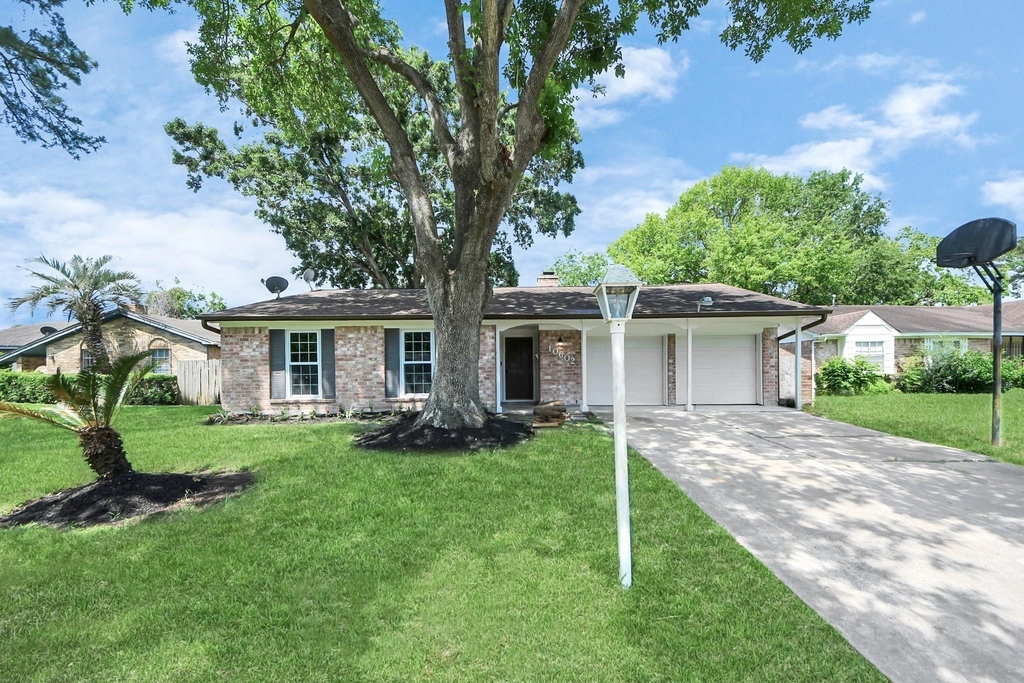 10602 Raydell Drive - Photo 2