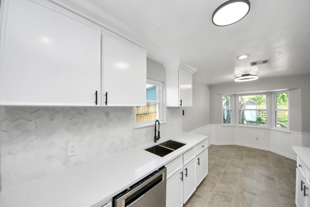 10602 Raydell Drive - Photo 23