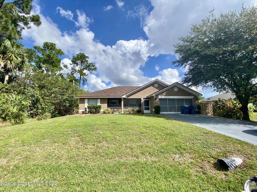 2435 Palisades Drive Se - Photo 0