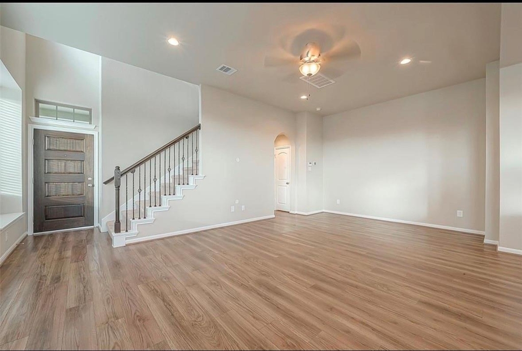8700 Laurel Crest Drive - Photo 4