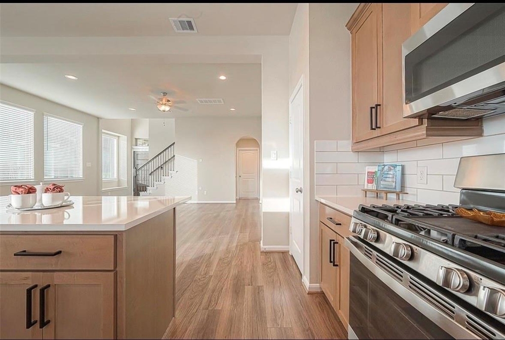 8700 Laurel Crest Drive - Photo 2