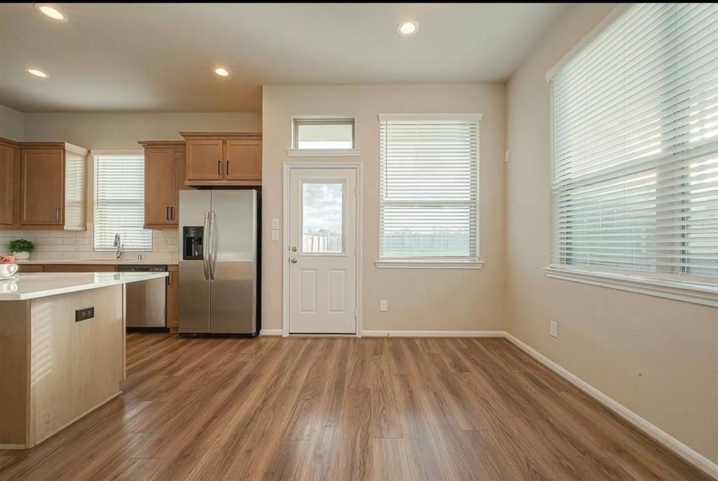 8700 Laurel Crest Drive - Photo 10
