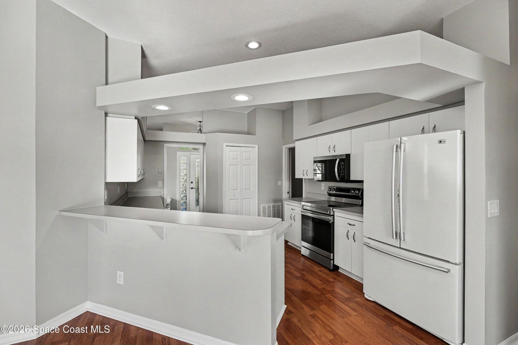 8056 Bracken Lane - Photo 3