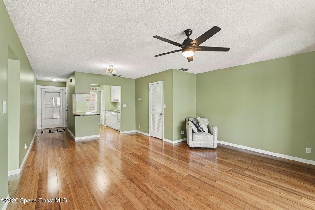 1047 Small Court - Photo 1