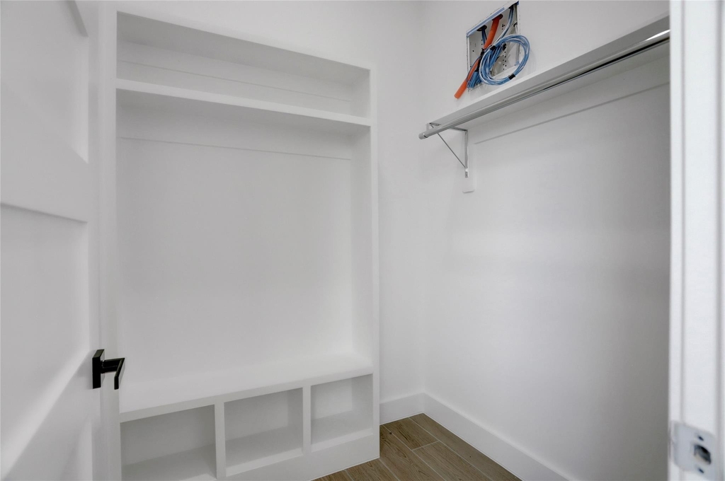 6816 Hartland Avenue - Photo 16