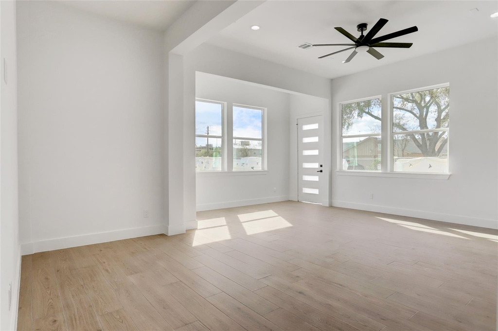 6816 Hartland Avenue - Photo 6