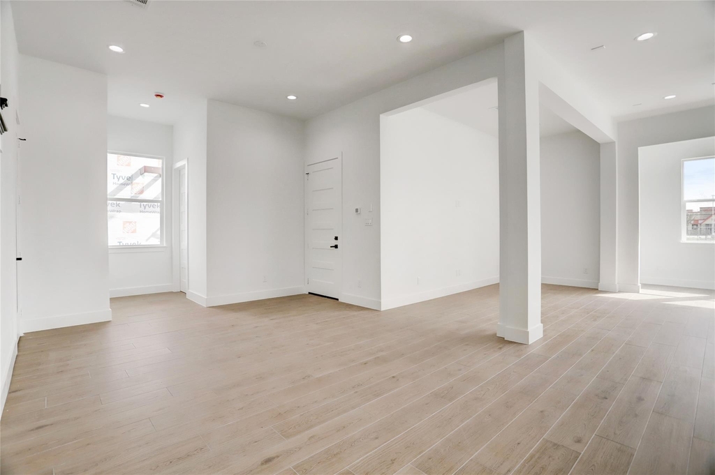 6816 Hartland Avenue - Photo 13
