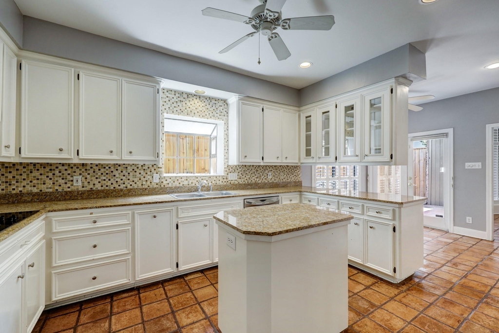 2313 Nantucket Drive - Photo 5