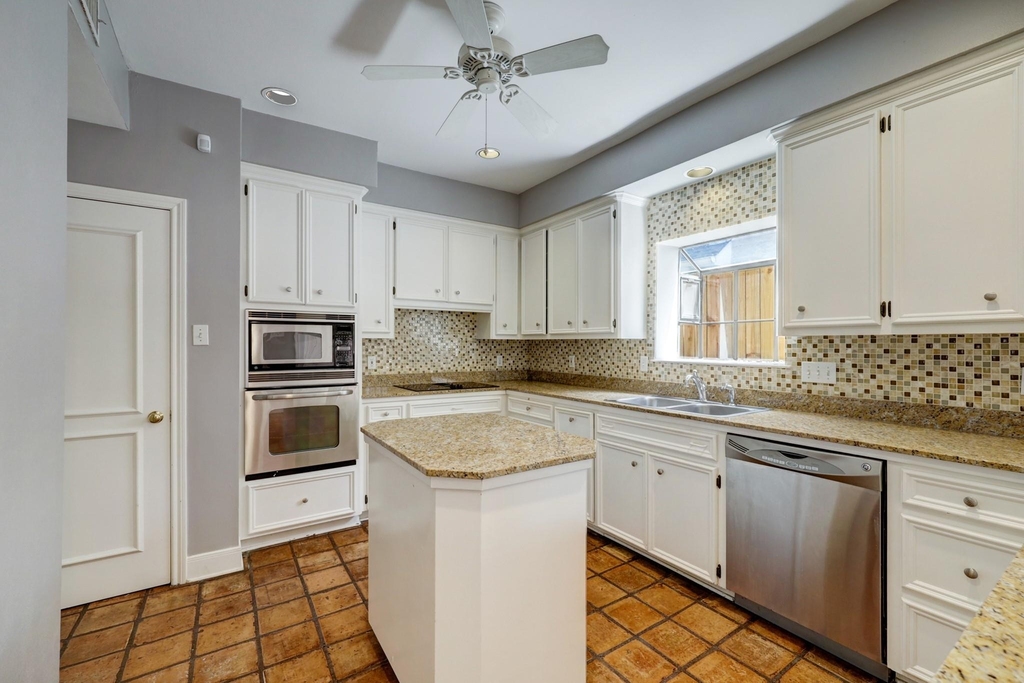 2313 Nantucket Drive - Photo 6
