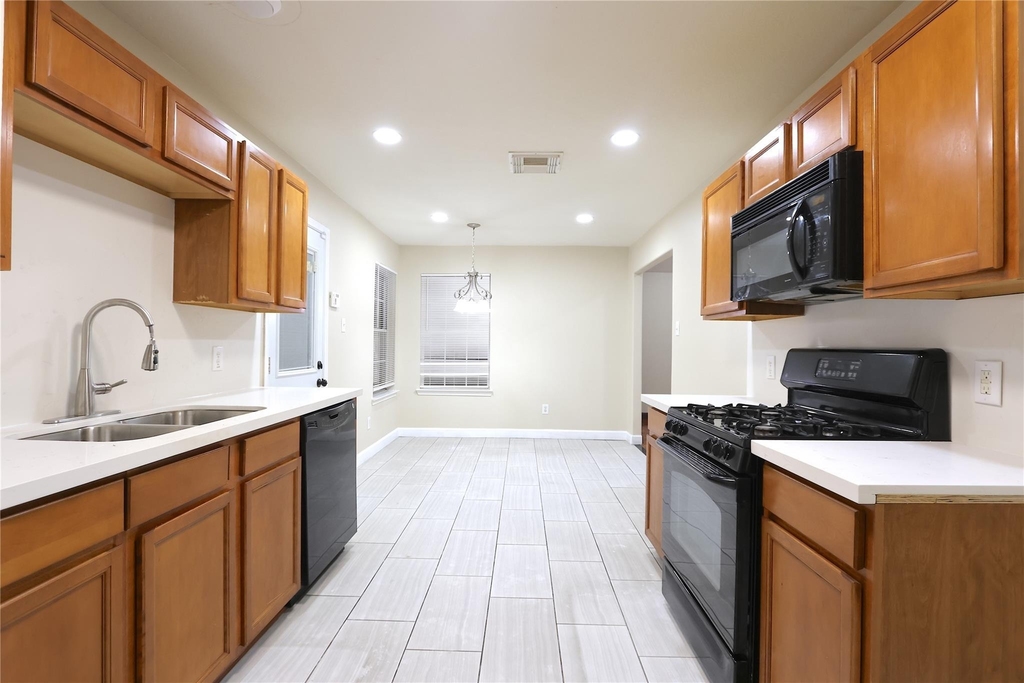 4823 Canyon Blanco Drive - Photo 5