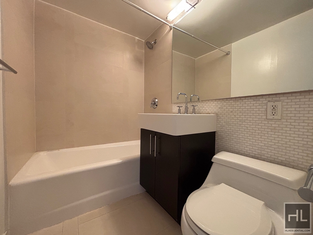 East 63 Street - Photo 3