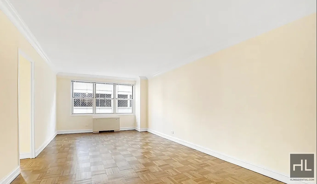 8th Avenue - Photo 0