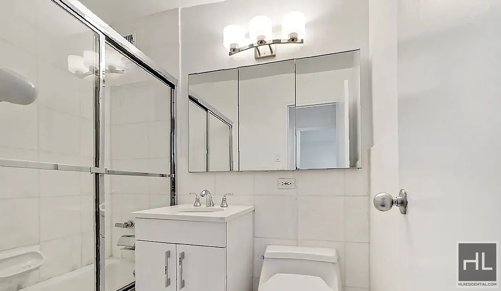 8th Avenue - Photo 3