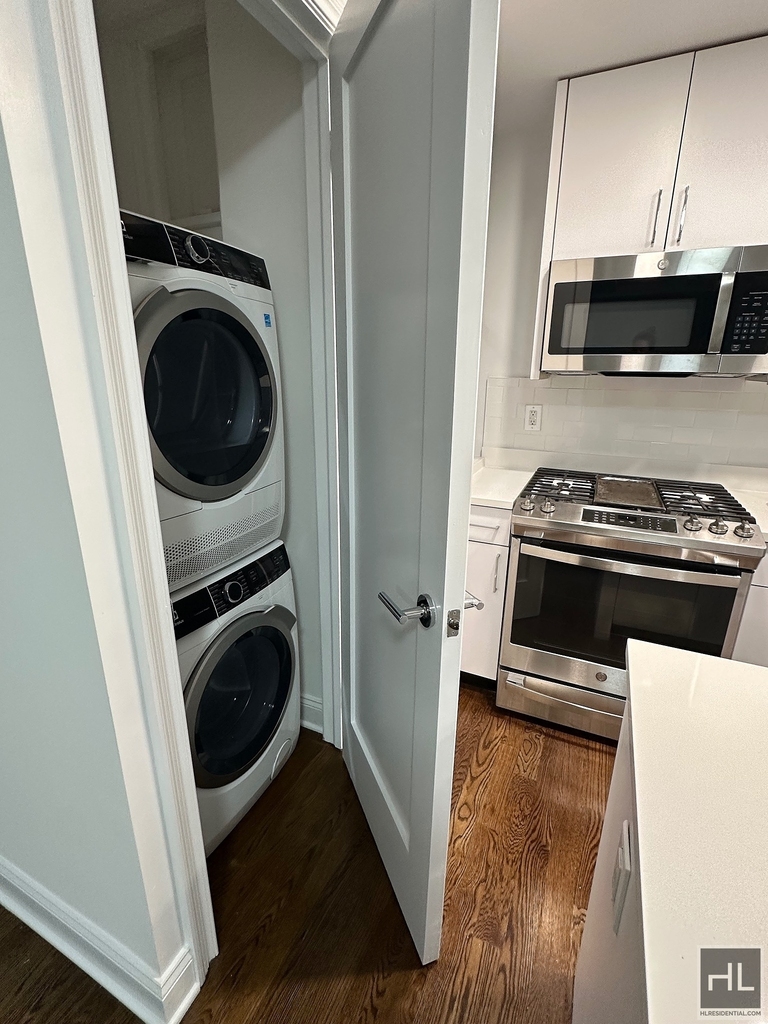 West 68 Street - Photo 3