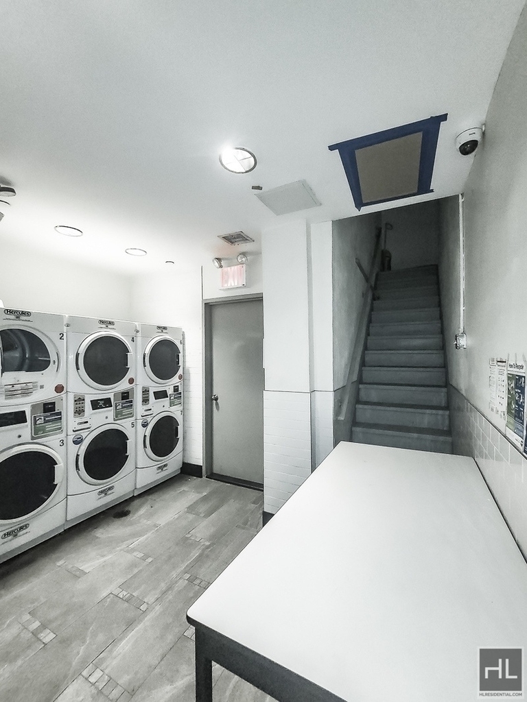 East 36th Street - Photo 7