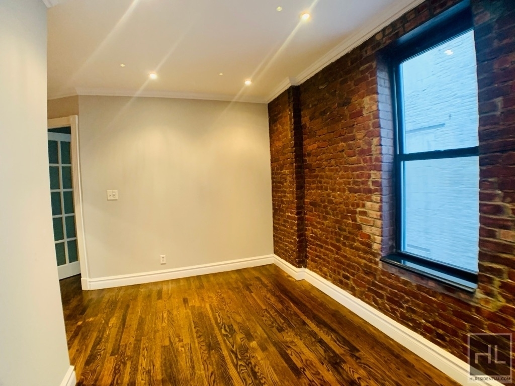 E 13th St. - Photo 4