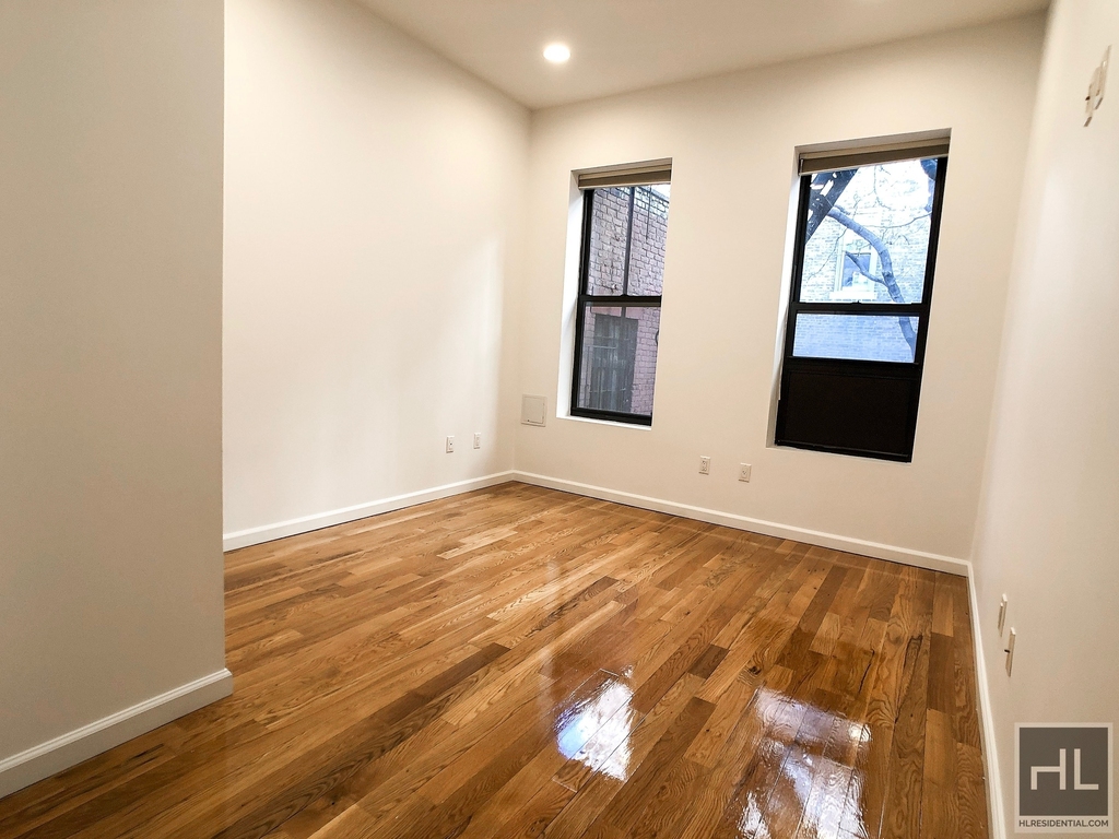 East 71 Street - Photo 1
