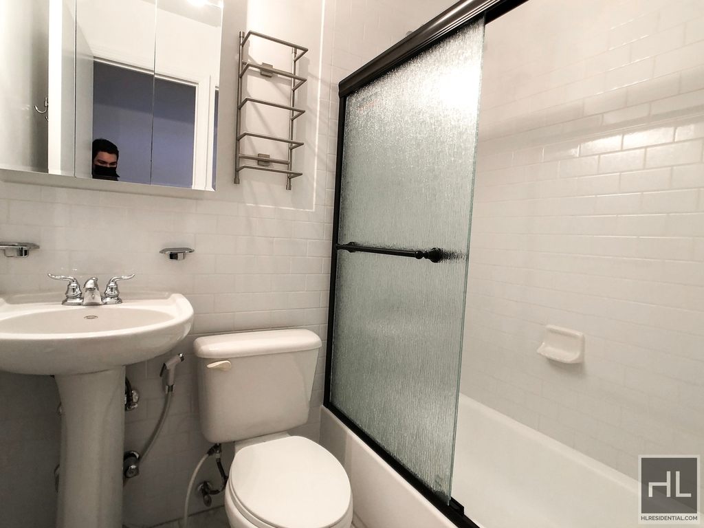East 71 Street - Photo 6