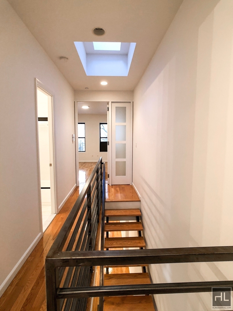 East 71 Street - Photo 4