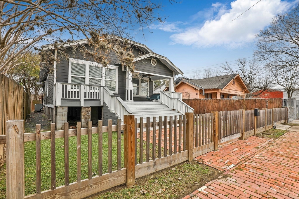 4731 Woodside Street - Photo 1