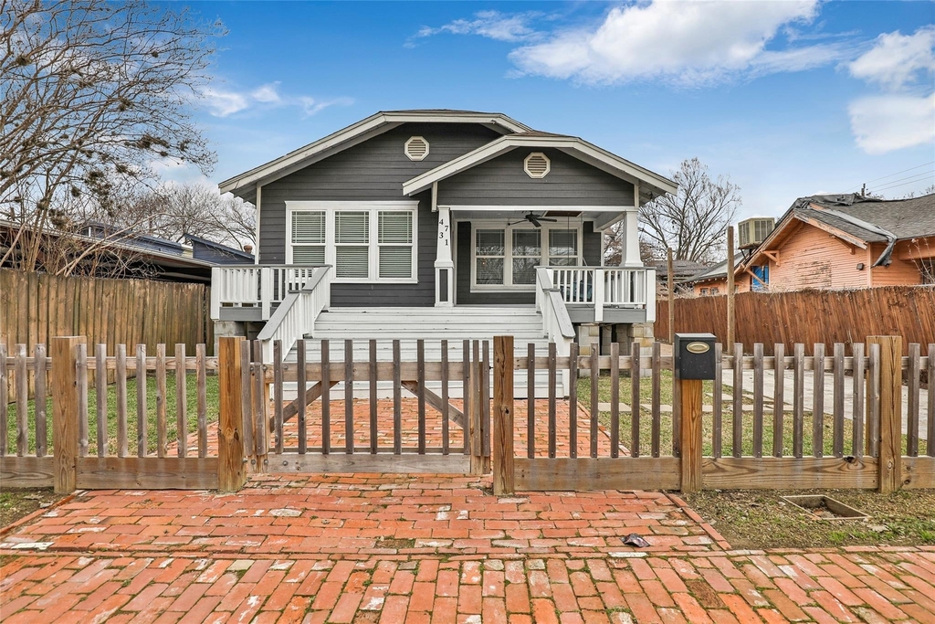 4731 Woodside Street - Photo 0