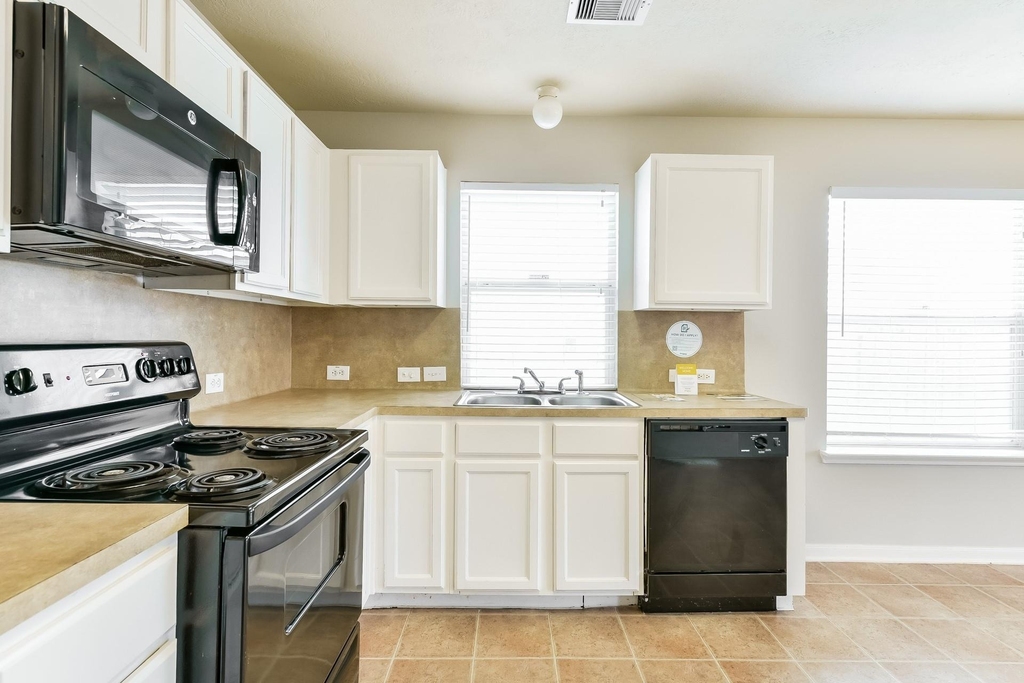 13118 Kingston Point Lane - Photo 4