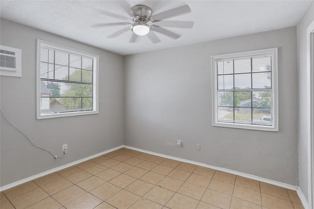 6700 Avenue S Unit D - Photo 10