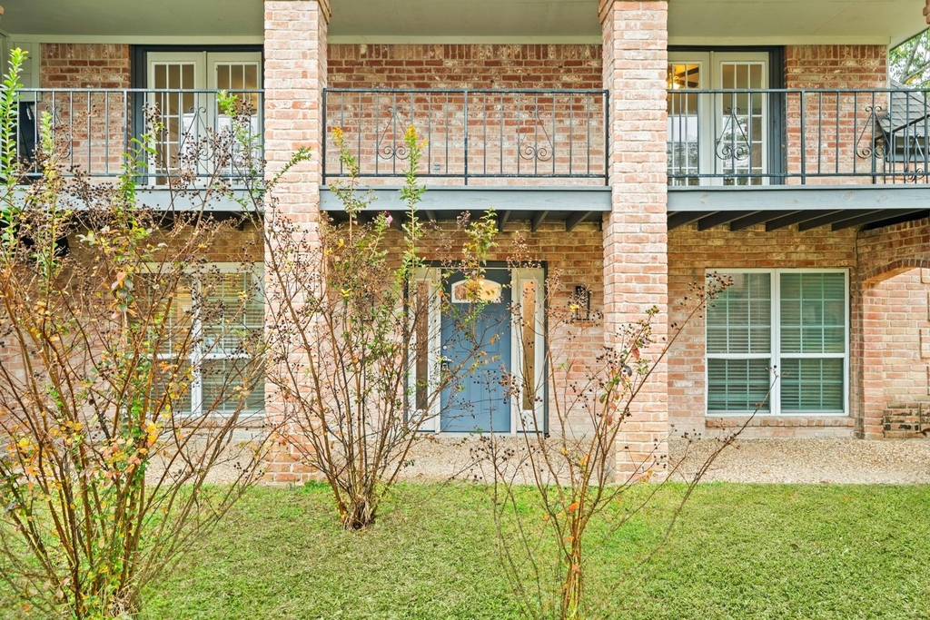410 Bauxhall Court - Photo 0
