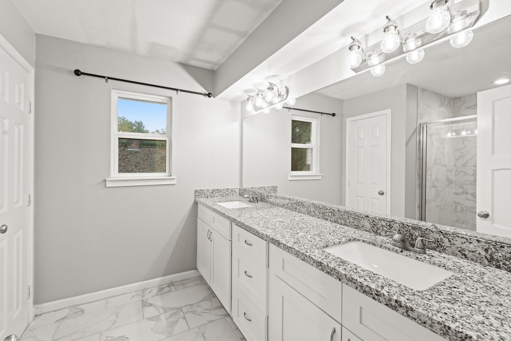 410 Bauxhall Court - Photo 20