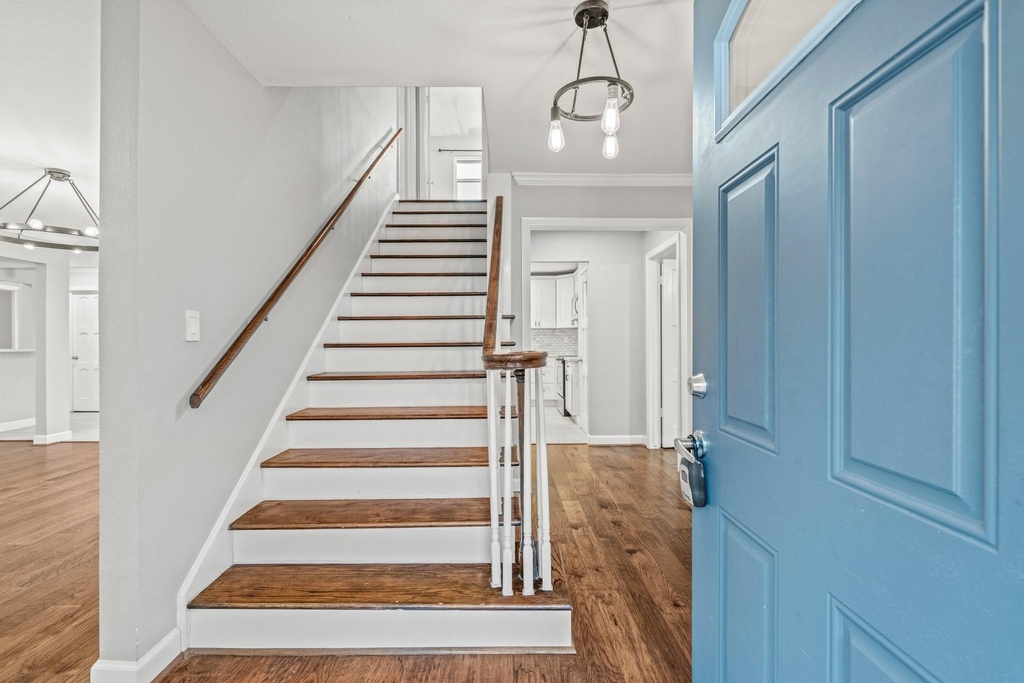 410 Bauxhall Court - Photo 3