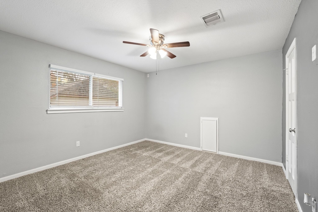 410 Bauxhall Court - Photo 18
