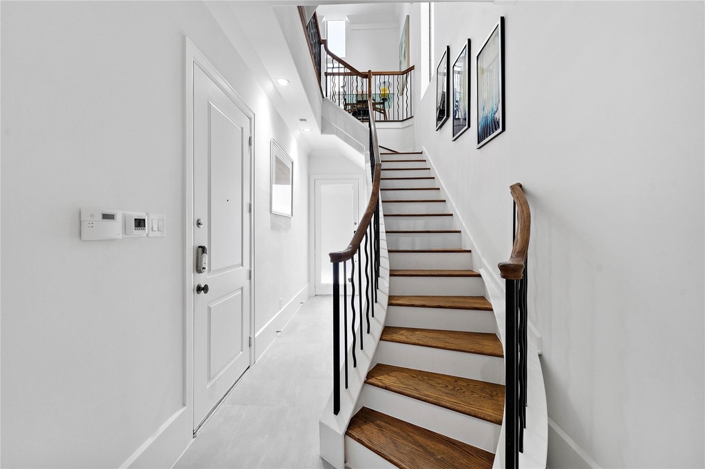709 Reinicke Street - Photo 3