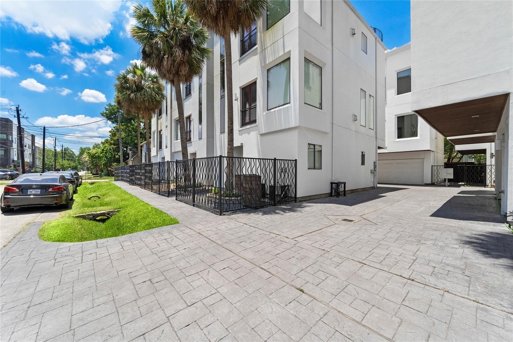 709 Reinicke Street - Photo 1