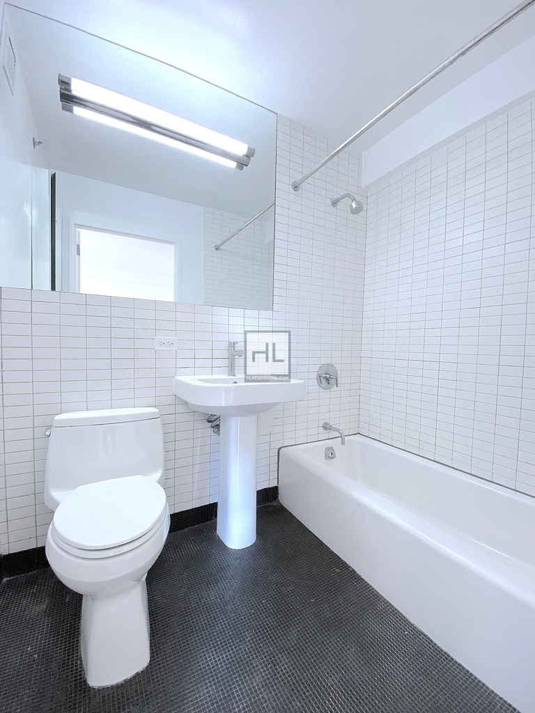 East 39th Street - Photo 4