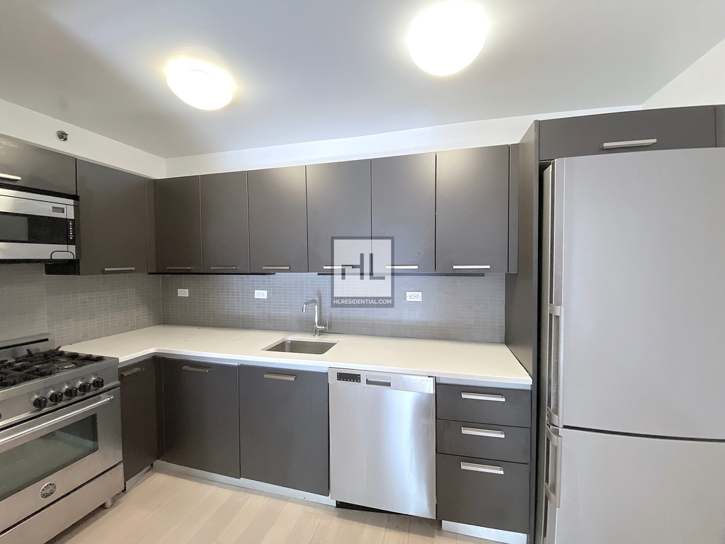 East 39th Street - Photo 1