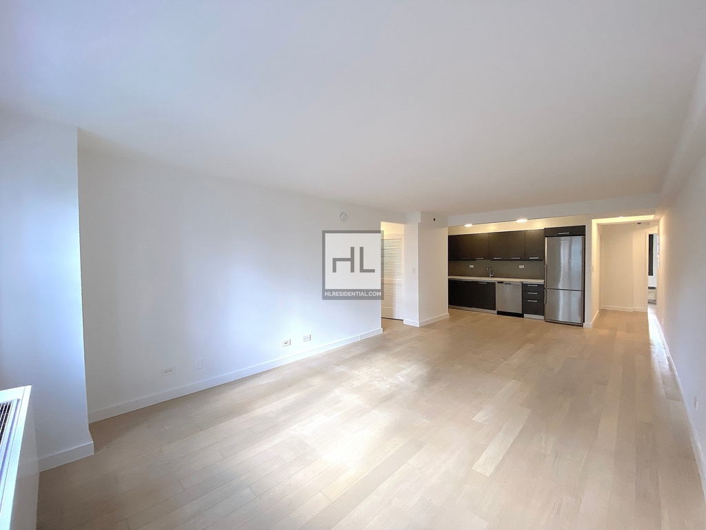 East 39th Street - Photo 2