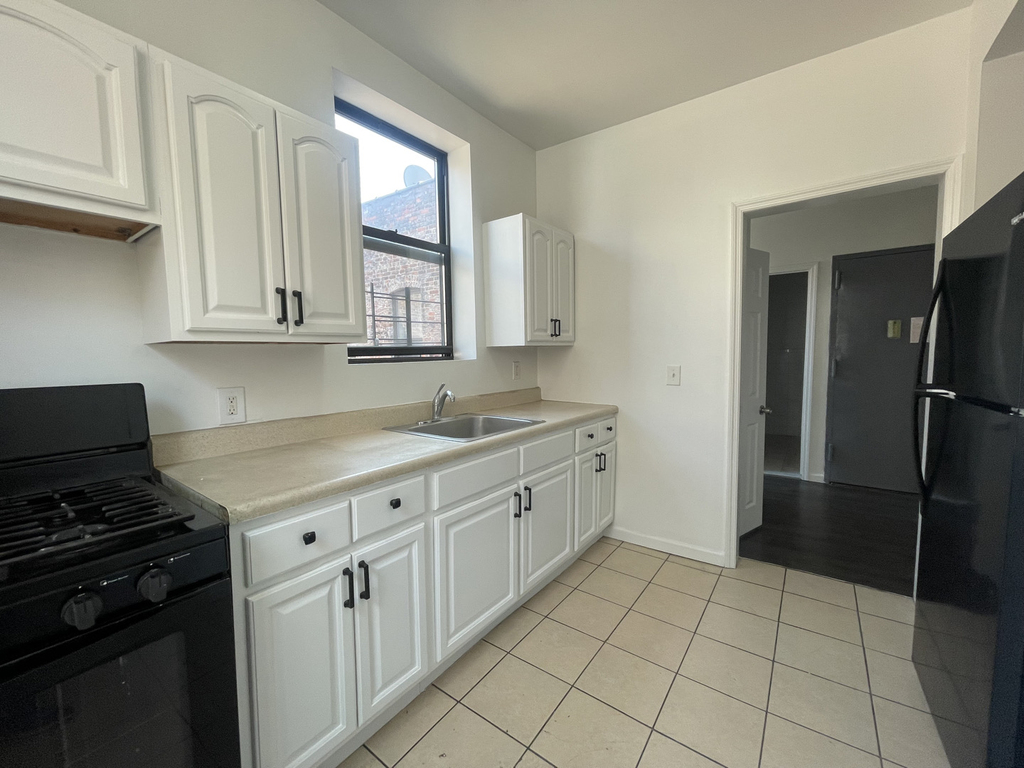 West 174th Street and Grand Avenue - Photo 1