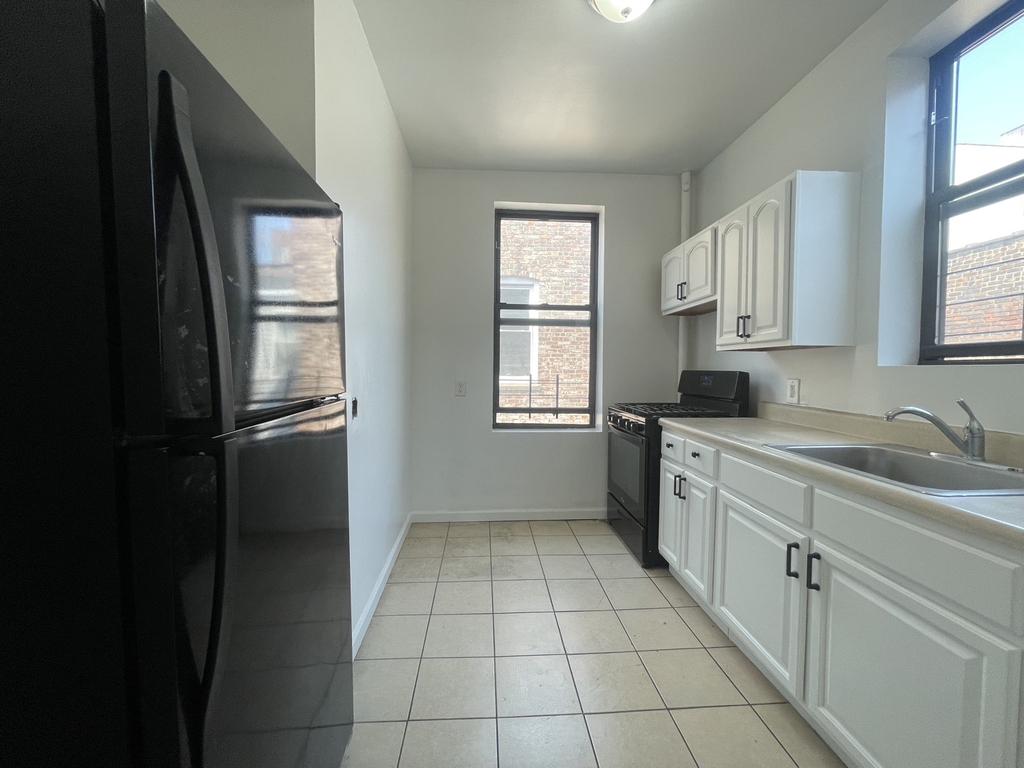 West 174th Street and Grand Avenue - Photo 0
