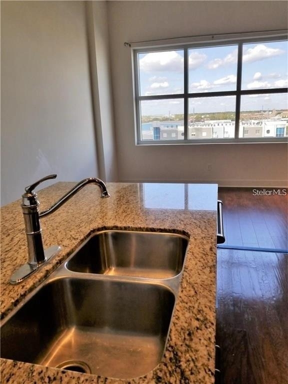 1208 E Kennedy Boulevard - Photo 4