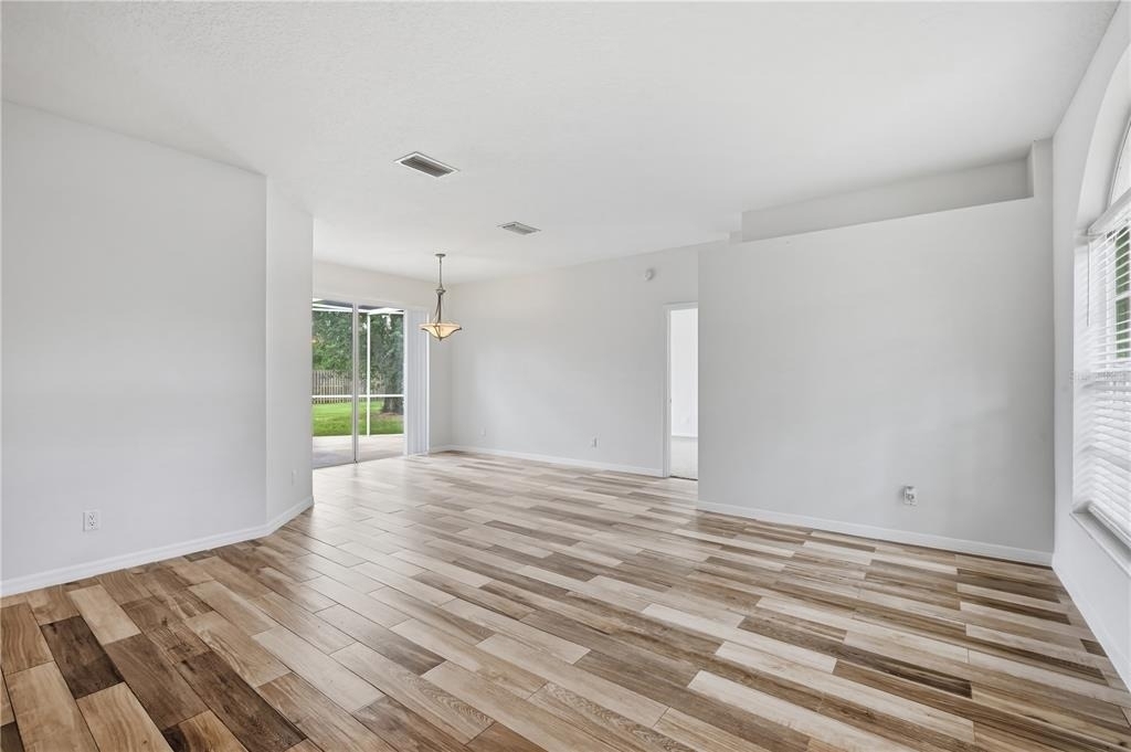 9810 Bennington Drive - Photo 3