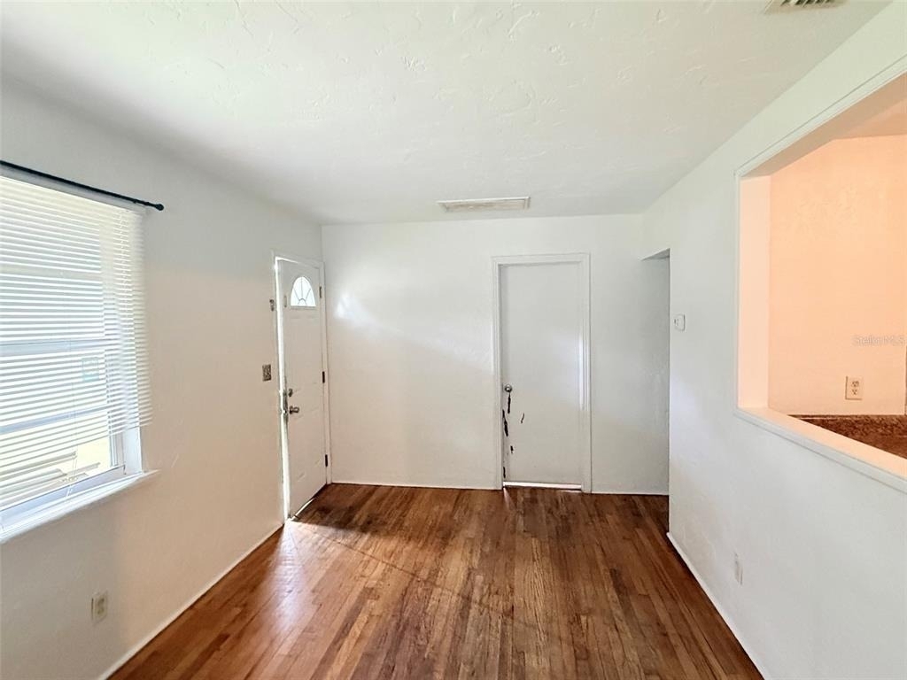 5013 20th Street N - Photo 3