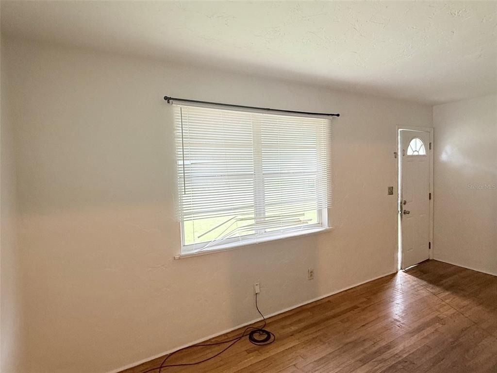 5013 20th Street N - Photo 2