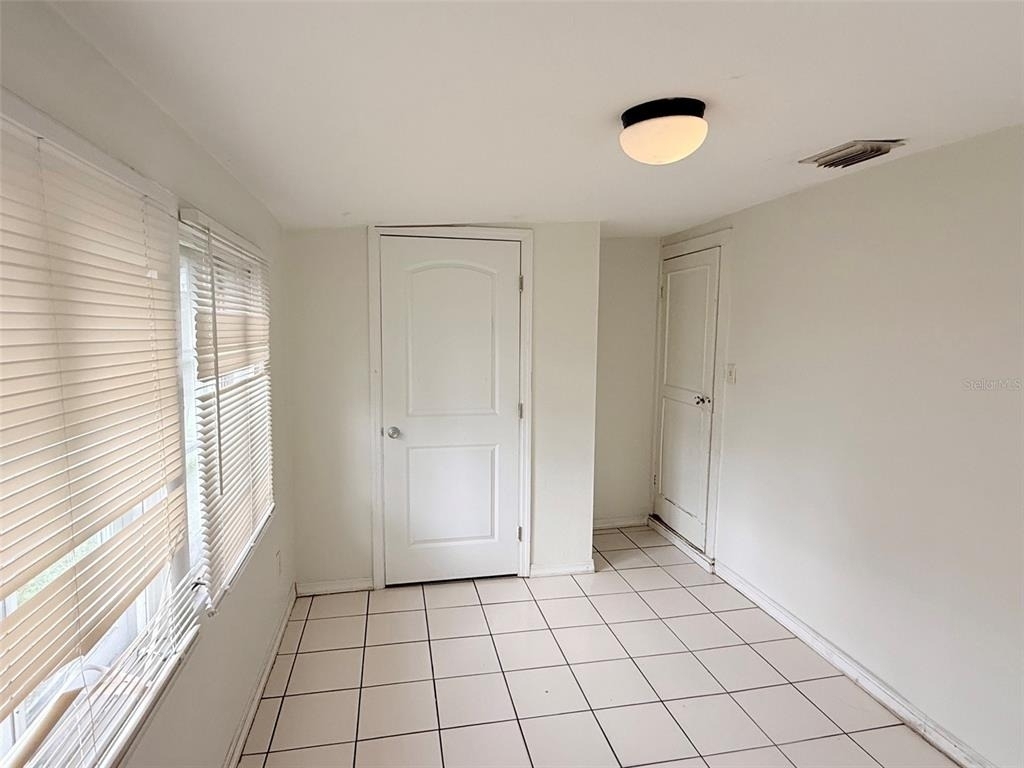 5013 20th Street N - Photo 10