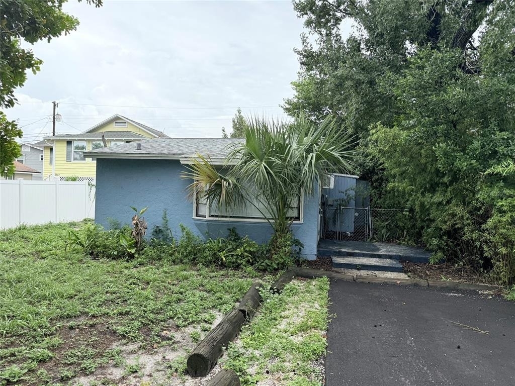 1661 27th Avenue N - Photo 0