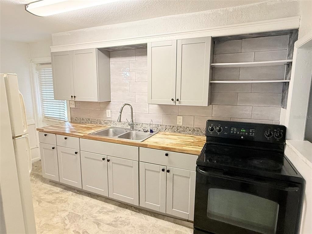 776 27th Avenue N - Photo 1