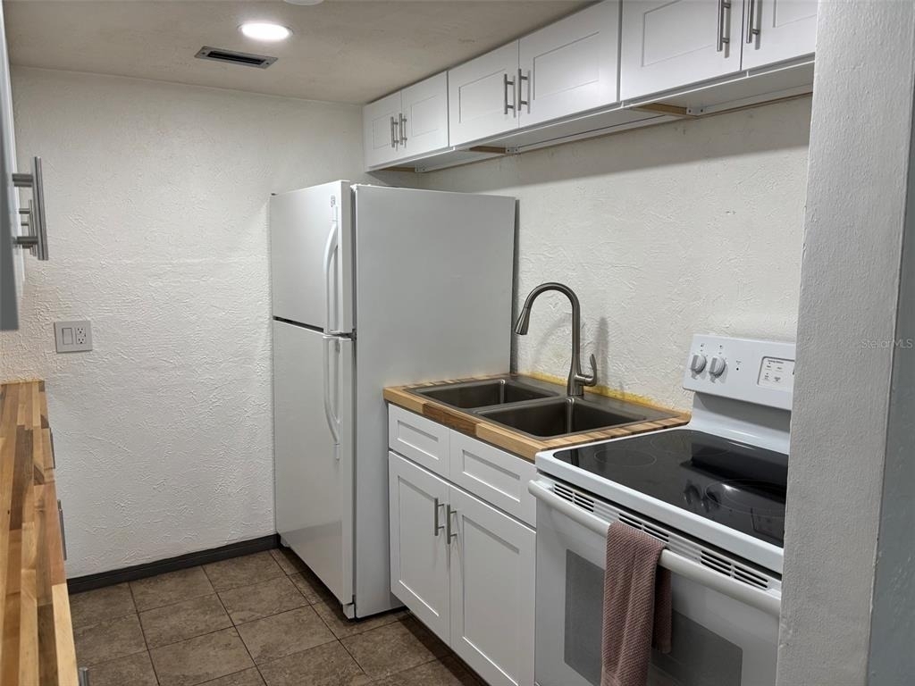 2020 World Parkway Boulevard - Photo 8